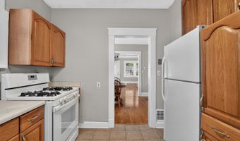 30 W Park Ave, Avenel, NJ 07001