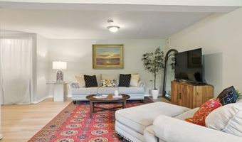 62 Palomino Ln, Bedford, NH 03110