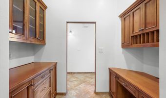 325 Braught Ln, Bosque Farms, NM 87068