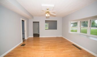 631 W 8th St, Bicknell, IN 47512