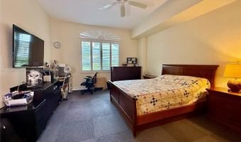 3001 NE 185th St 112, Aventura, FL 33180