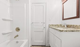 1073 Parkside Dr, Alliance, OH 44601