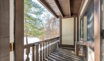 26 Essex Ct 26, Brookfield, CT 06804