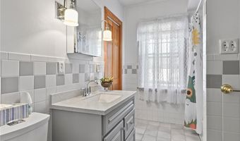 194 Gould Ave, Warwick, RI 02888