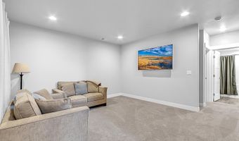 5106 SULLIVAN St, Cheyenne, WY 82009