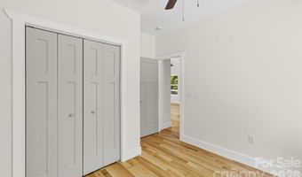73 Rocking Porch Rd, Asheville, NC 28805