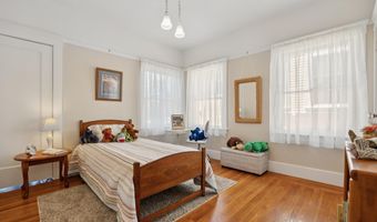 1300 Regent St, Alameda, CA 94501