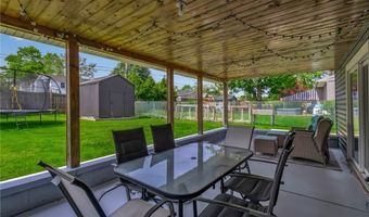 169 Chestnut Hill Ln S, Amherst, NY 14221