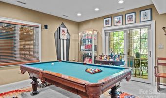 11 Hearthstone Dr, Asheville, NC 28803
