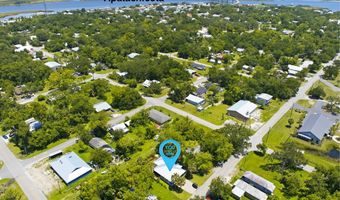 165 10th St, Apalachicola, FL 32320