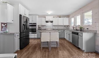 712 Coventry Dr, Albemarle, NC 28001
