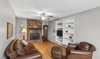 15716 Hayes Trl, Apple Valley, MN 55124