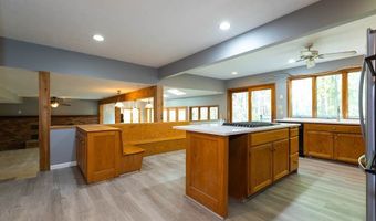 19121 Brewster Rd, Aurora, OH 44202