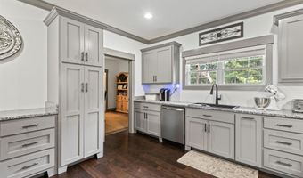 68 Pierce Rd, Albertville, AL 35951