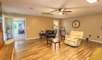 1194 Blackshear Hwy, Baxley, GA 31513