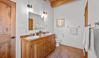 9 Desiderio Rd, Arroyo Seco, NM 87514
