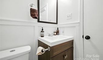 4535 Crestmont Dr, Charlotte, NC 28205