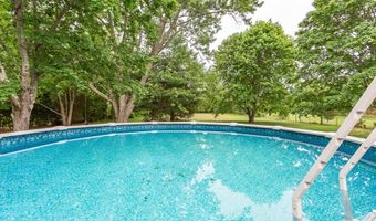 22 Bayview Ave, Berkley, MA 02779
