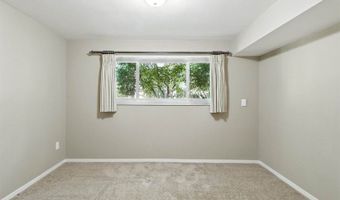 15025 NW Oak Hills Dr, Beaverton, OR 97006