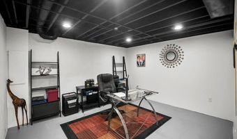 1136 New Ballwin Oaks Dr, Ballwin, MO 63021