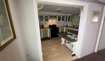 321 Campstead Cir, Tobyhanna, PA 18610