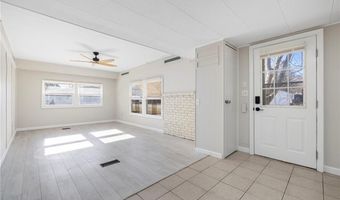 12 Valiant Dr, Coventry, RI 02816