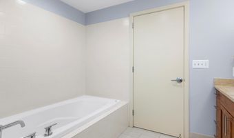 1200 STEUART St 415, Baltimore, MD 21230