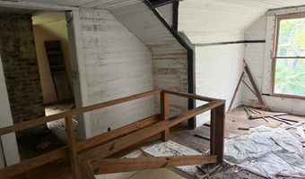 179 6th St, Apalachicola, FL 32320