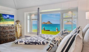 1586 Mokulua Dr, Kailua, HI 96734