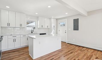 38 Somerset Rd E, Amityville, NY 11701