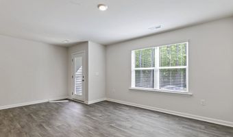 217 Maddox Dr, Aberdeen, NC 28315