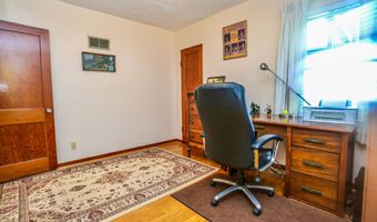 1102 S Jay St, Aberdeen, SD 57401