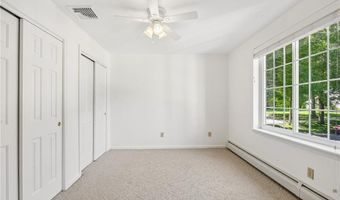 8 Cinnamon Ln, Narragansett, RI 02874