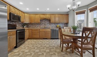 15 Shaker Heights Ln, Chester, NH 03036