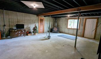 904 Guthrie St, Adair, IA 50002