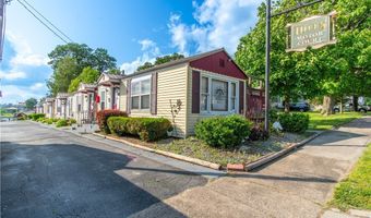 24 Bethune St, Alexandria Bay, NY 13607