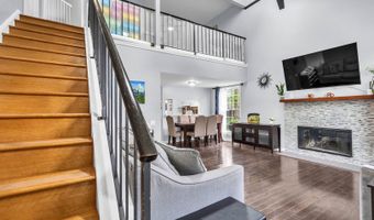 1911 Ozark Pkwy, Algonquin, IL 60102