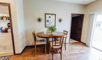 1716 Miller Ln, Aberdeen, SD 57401