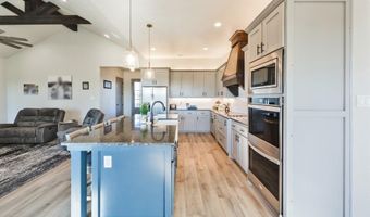170 Rolling Hills Blvd, Alvord, TX 76225