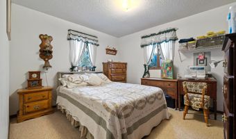 804 E Elm St, Aurora, MO 65605