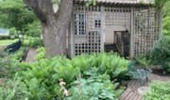 130 S Pine St, Arcola, IL 61910