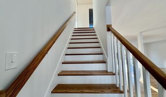8 Country Ln, Billerica, MA 01821