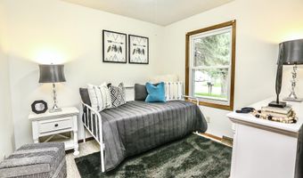 1326 Mel Ros Dr, Aberdeen, SD 57401