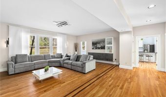 35 River Run, East Greenwich, RI 02818