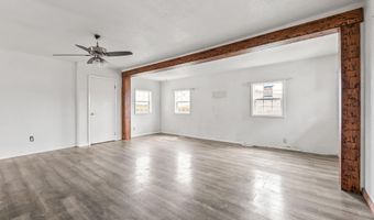 1858 W Auburn Dr, Auburn, IN 46706