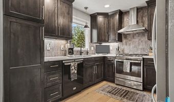 904 S Patrician Ct, Brandon, SD 57055