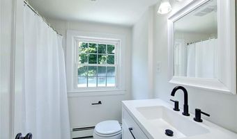 29 Melrose Ave, Barrington, RI 02806