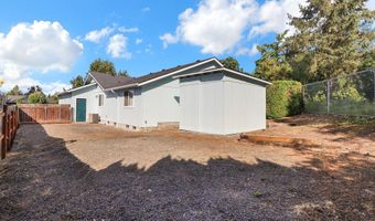 5689 D St, Springfield, OR 97478