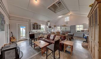 59 Wagon Rd, Alpine, TX 79830