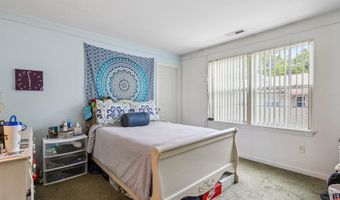 27 Riverview Ct 27, Brookfield, CT 06804